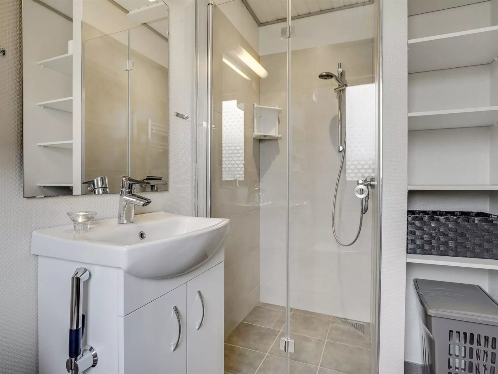 "Skakke" - 900m from the sea-Inside