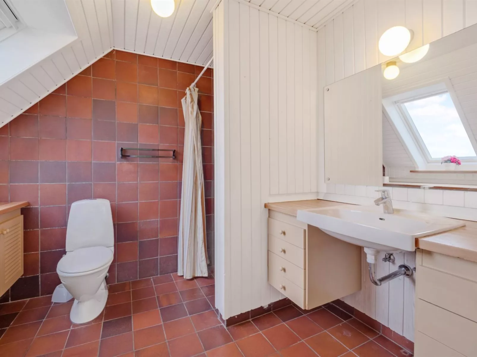 "Emmie" - 50m to the fjord-Dedans