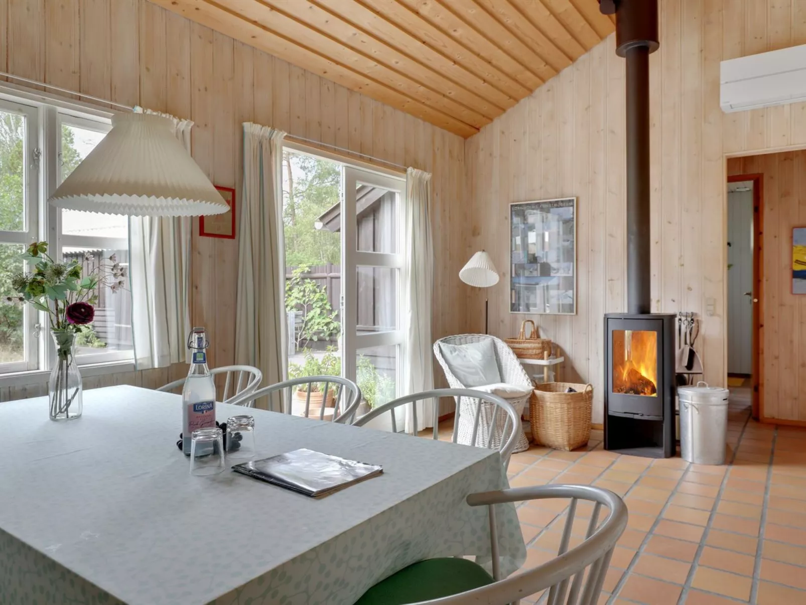 "Læff" - 50m from the sea-Drinnen