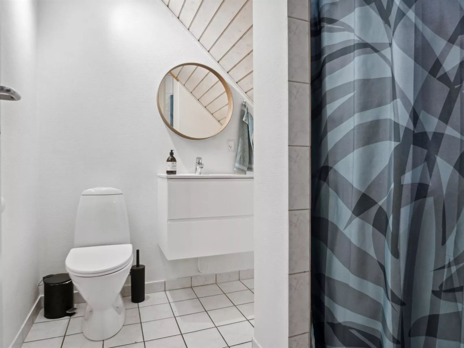 "Thiokk" - 500m from the sea-Inside