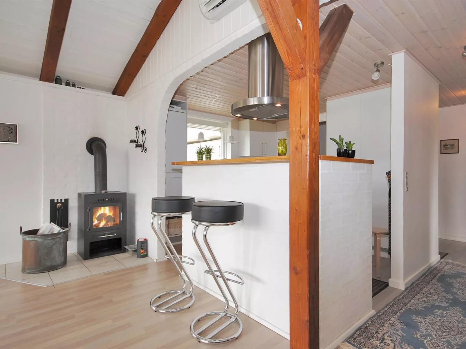 "Oberon" - 3km from the sea-Inside