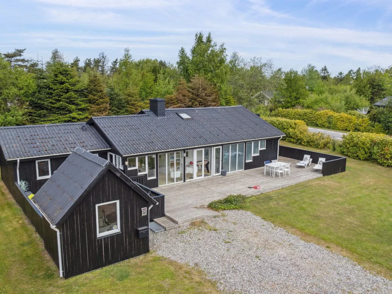 "Hallveig" - 1.1km from the sea-Draußen