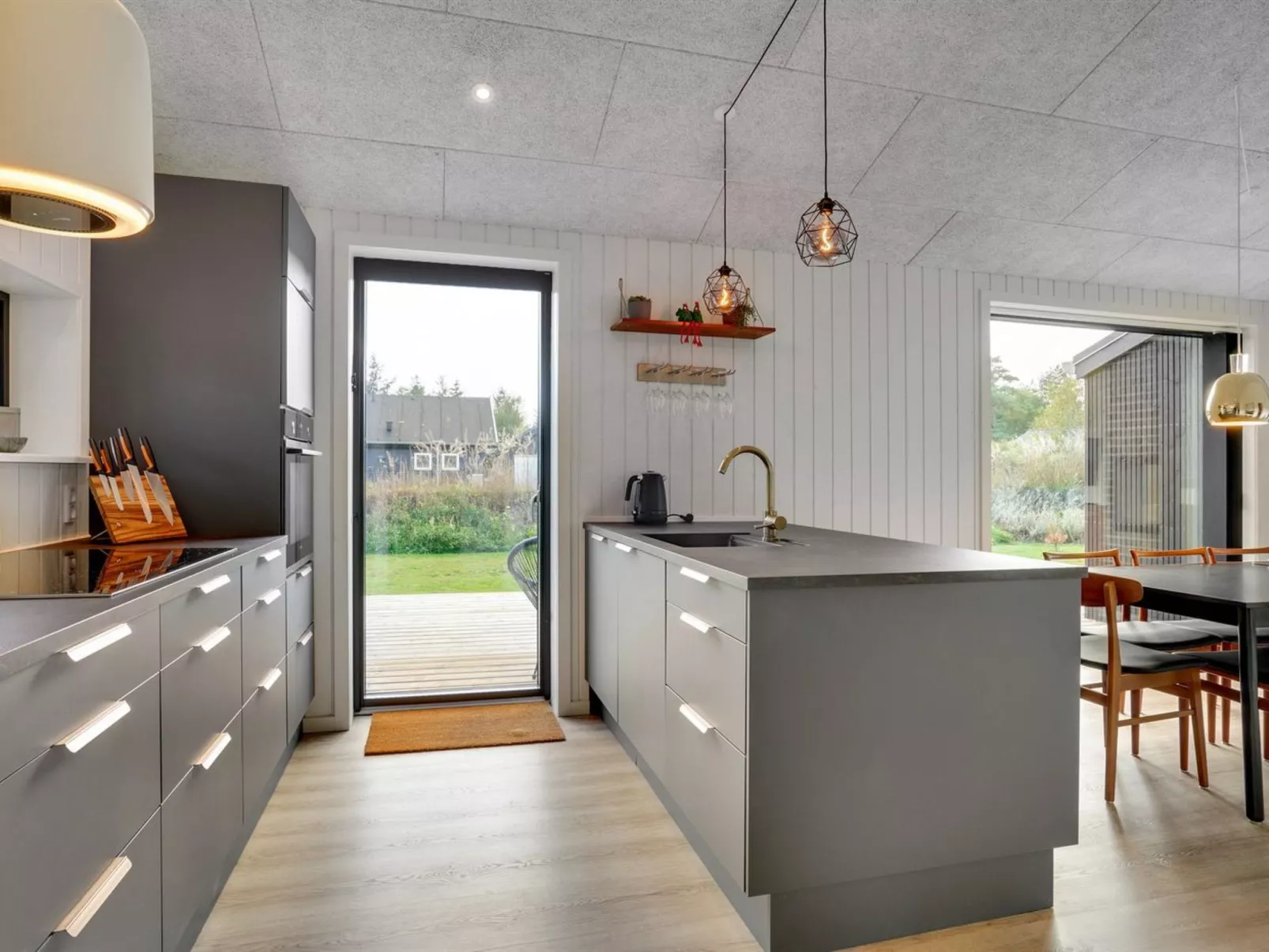 "Sinna" -  from the sea-Drinnen