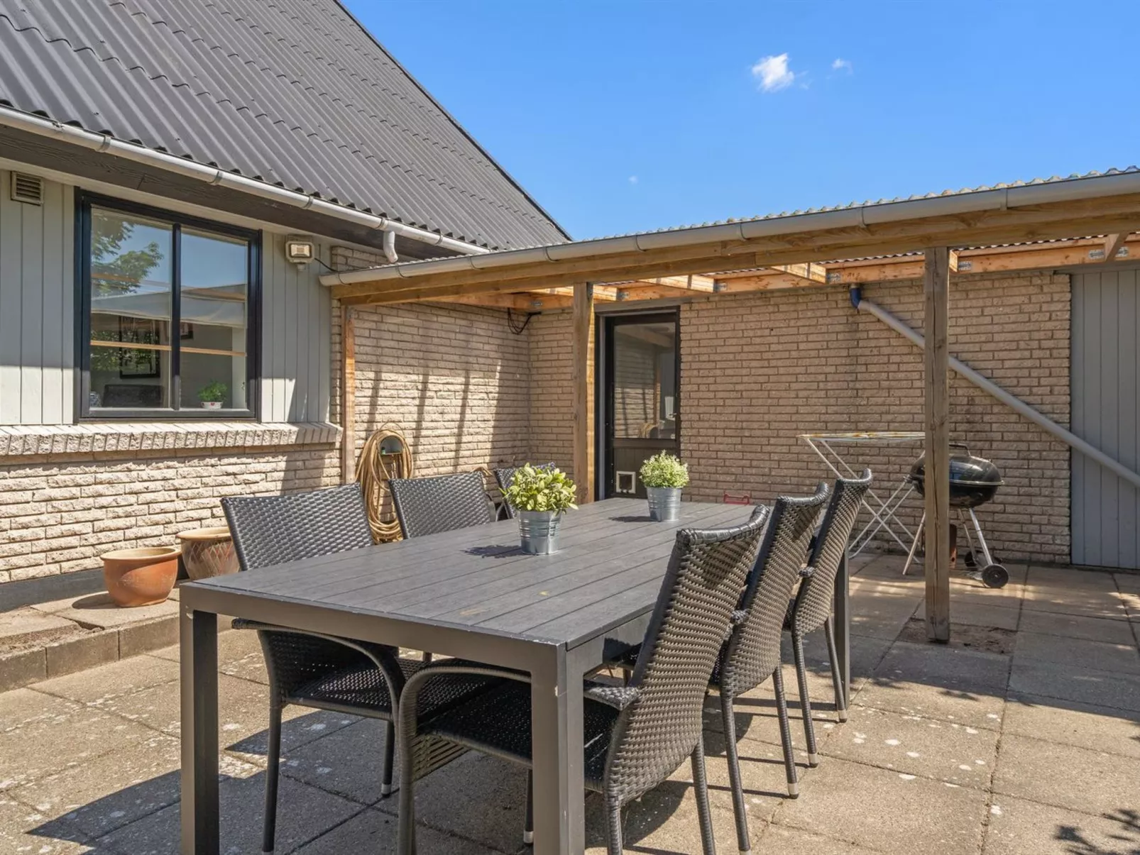 "Marka" - 2.5km from the sea-Outside