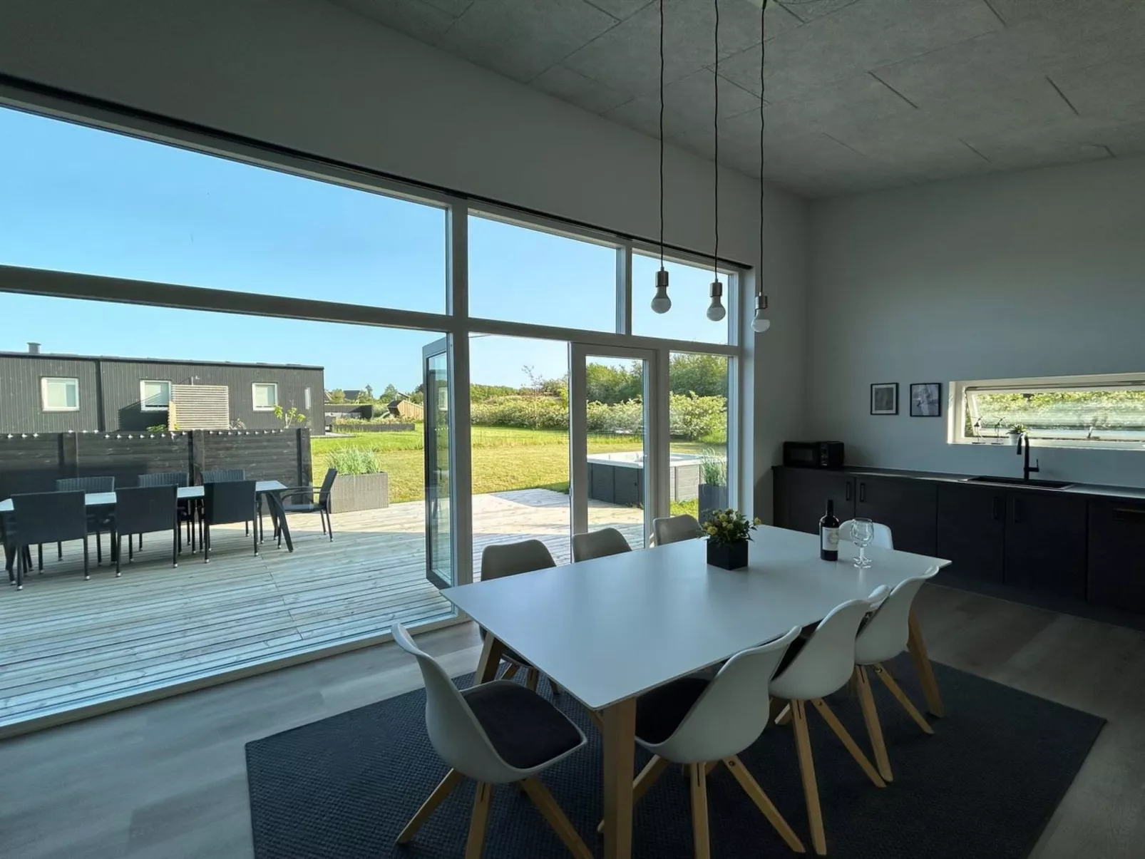 "Aatami" - 500m from the sea-Dedans