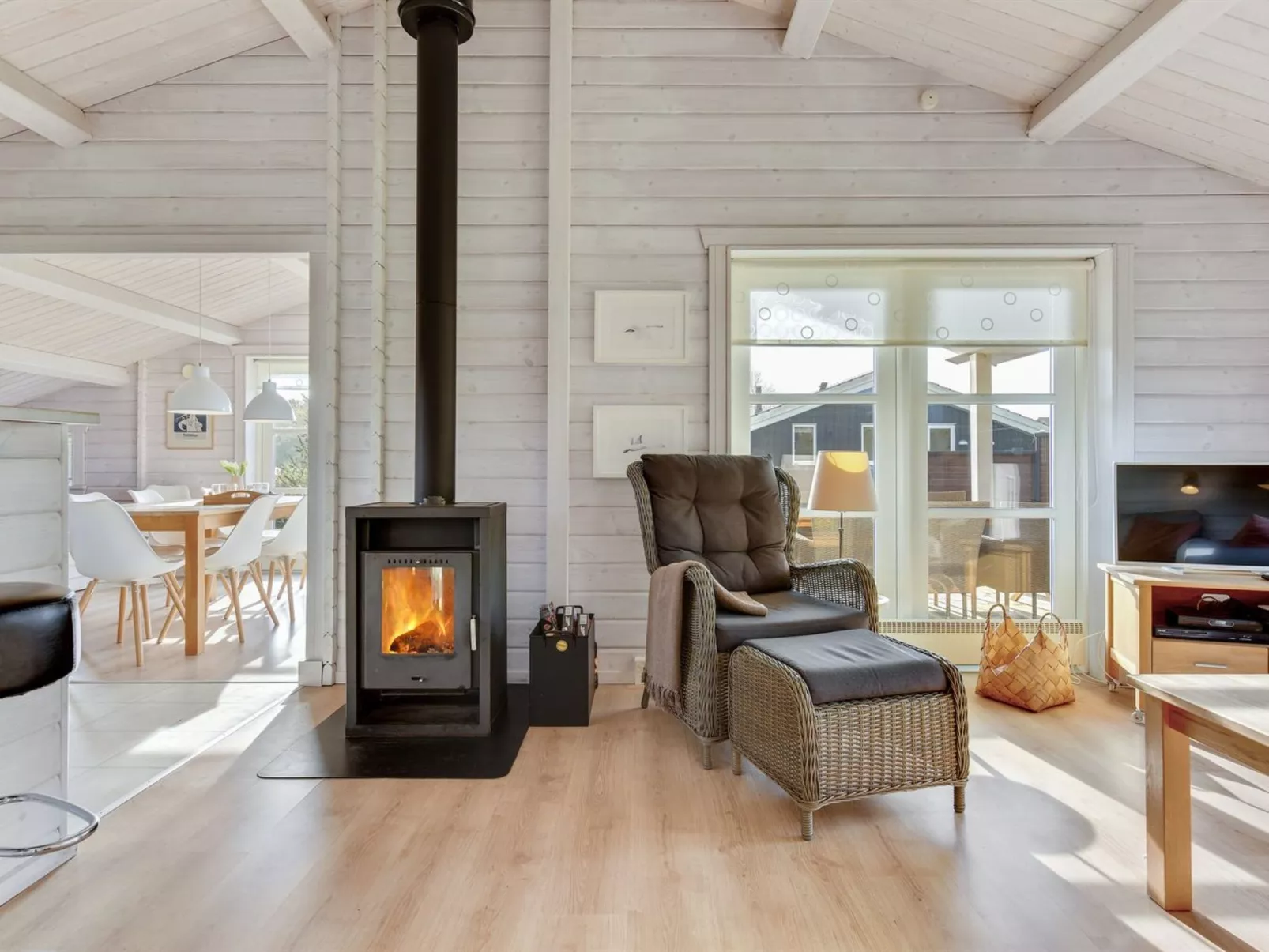 "Ruusu" - 300m from the sea-Inside