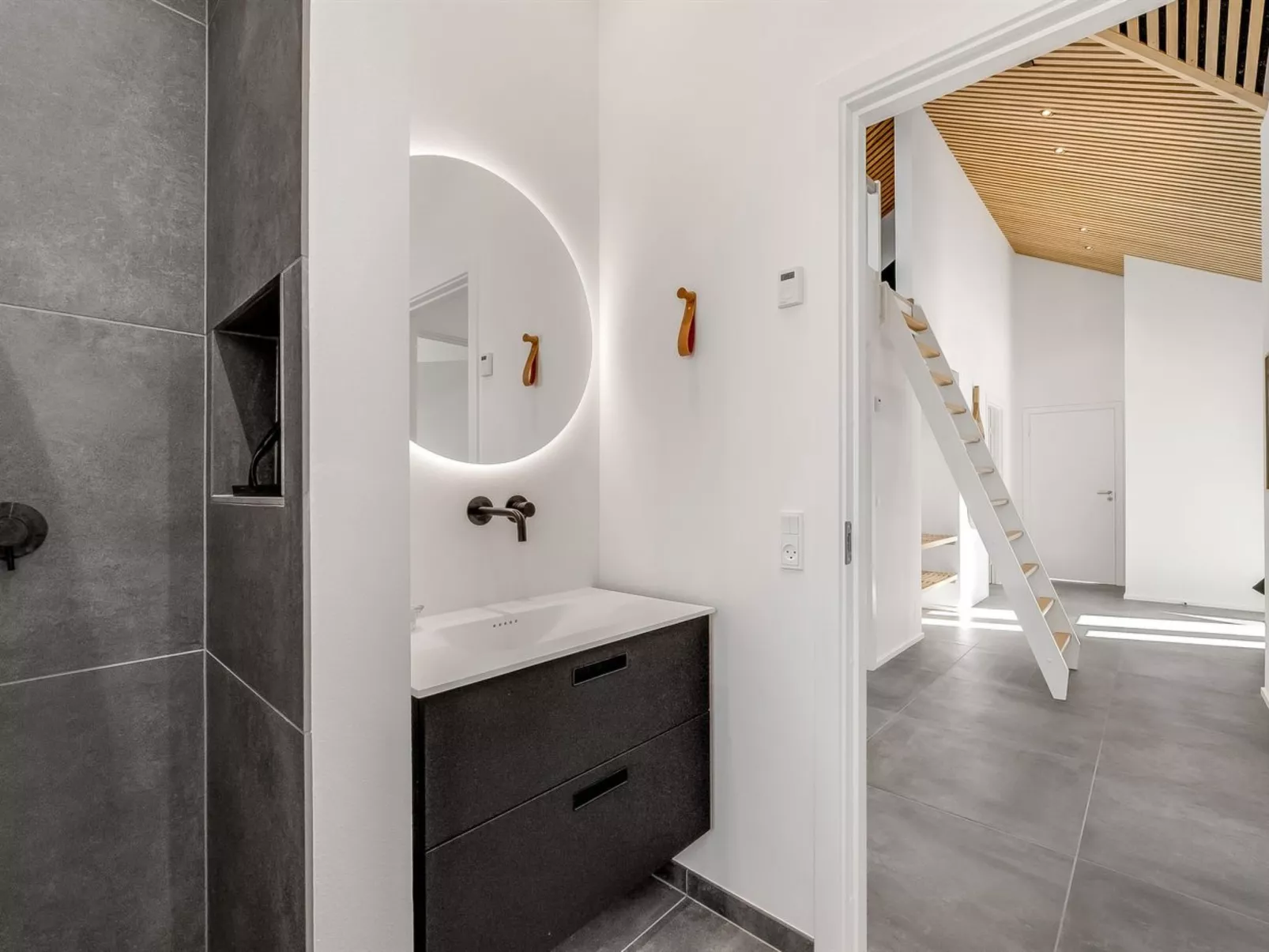 "Maximiliane" -  from the sea-Dedans