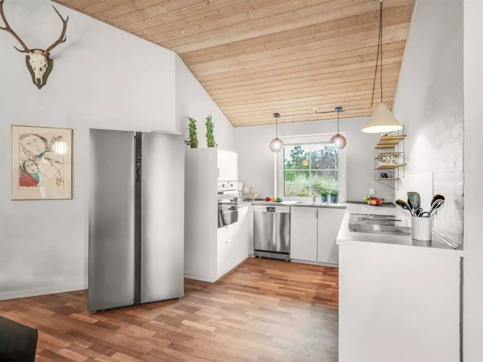 "Ingmund" - 2km from the sea-Inside