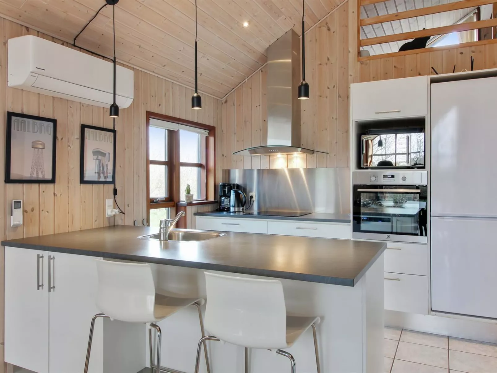 "Harri" - 850m from the sea-Dedans