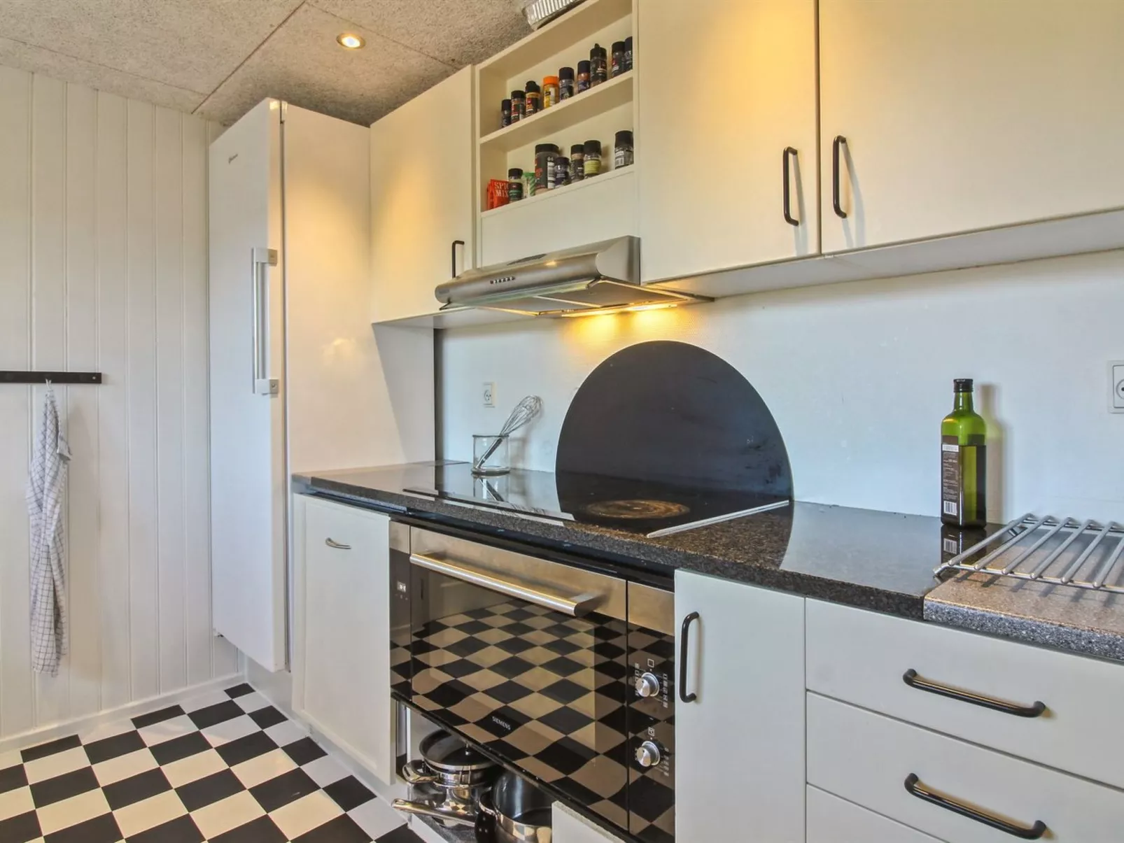 "Janakij" - 475m from the sea-Drinnen