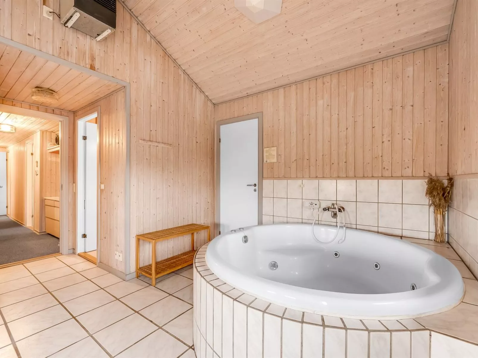 "Elnur" - 100m from the sea-Inside