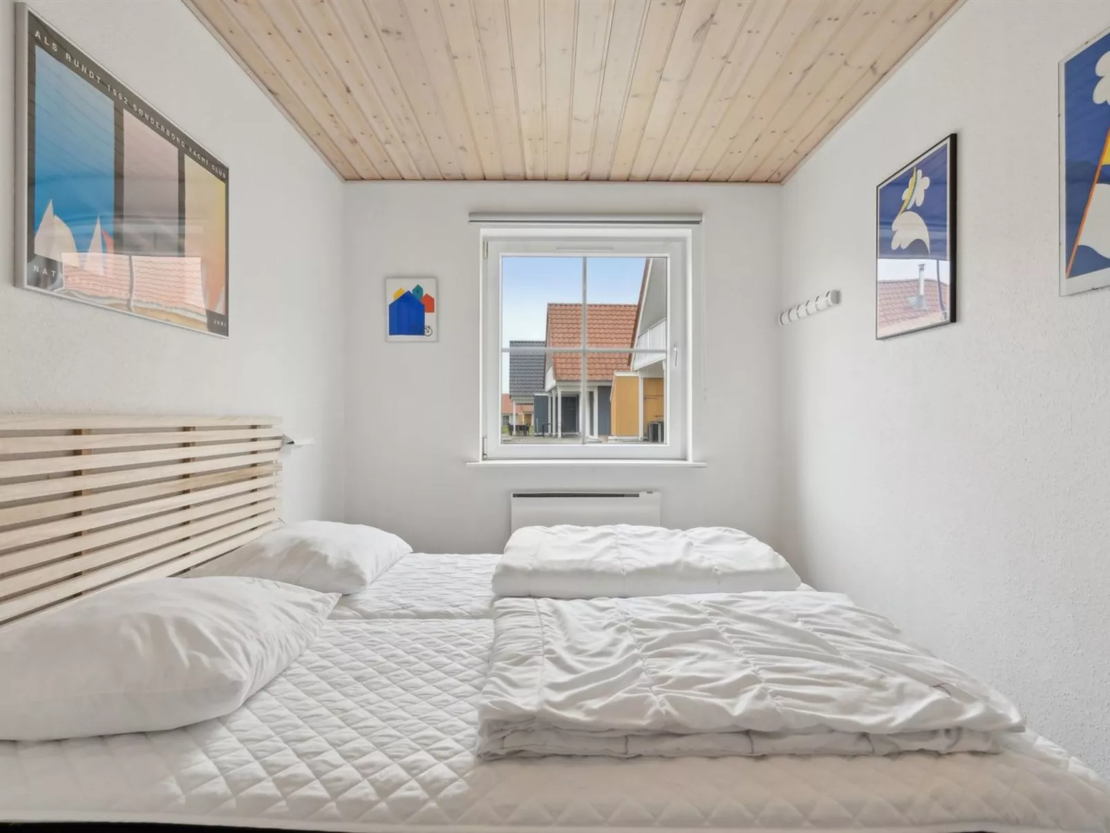 "Uffe" - 100m to the fjord-Dedans