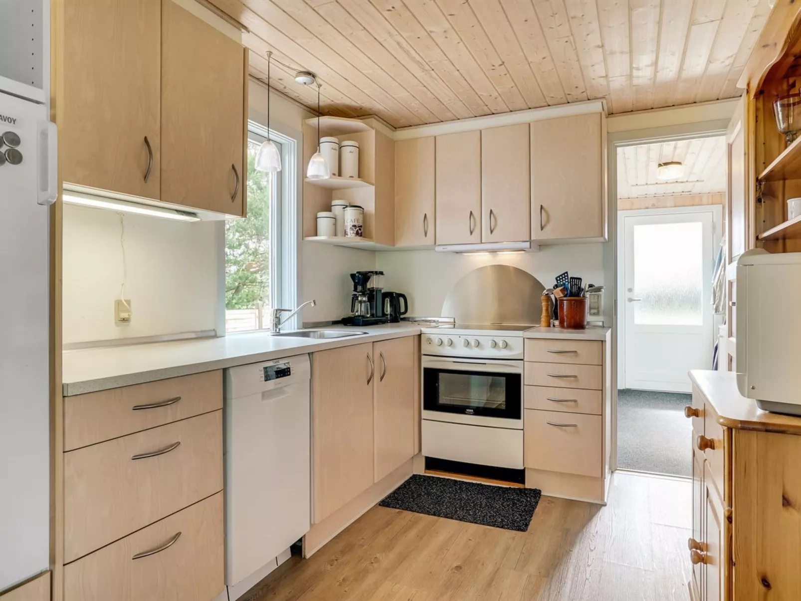 "Hughlek" - 900m from the sea-Drinnen