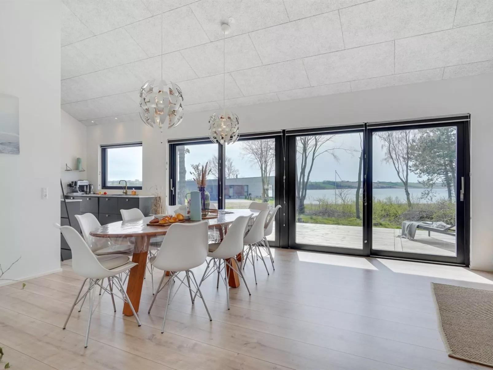 "Haley" - 150m from the sea-Dedans