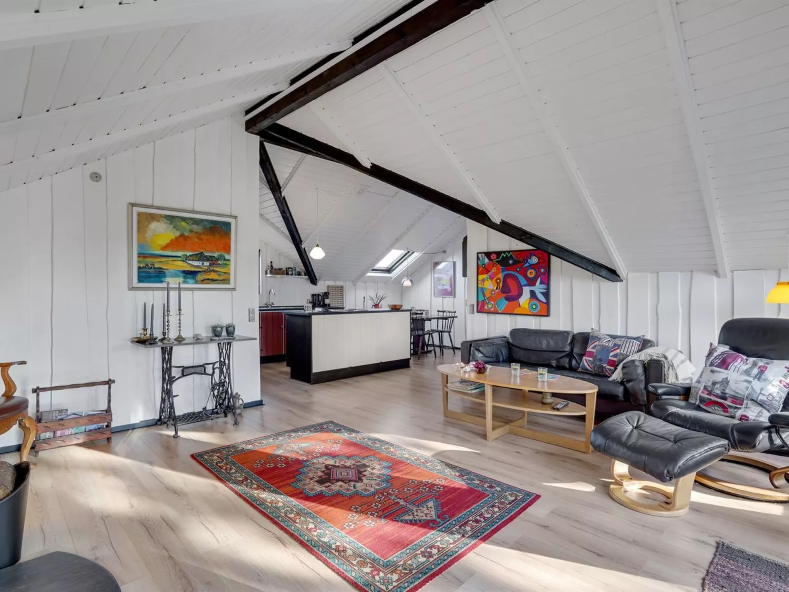 "Raita" - 350m to the fjord-Drinnen