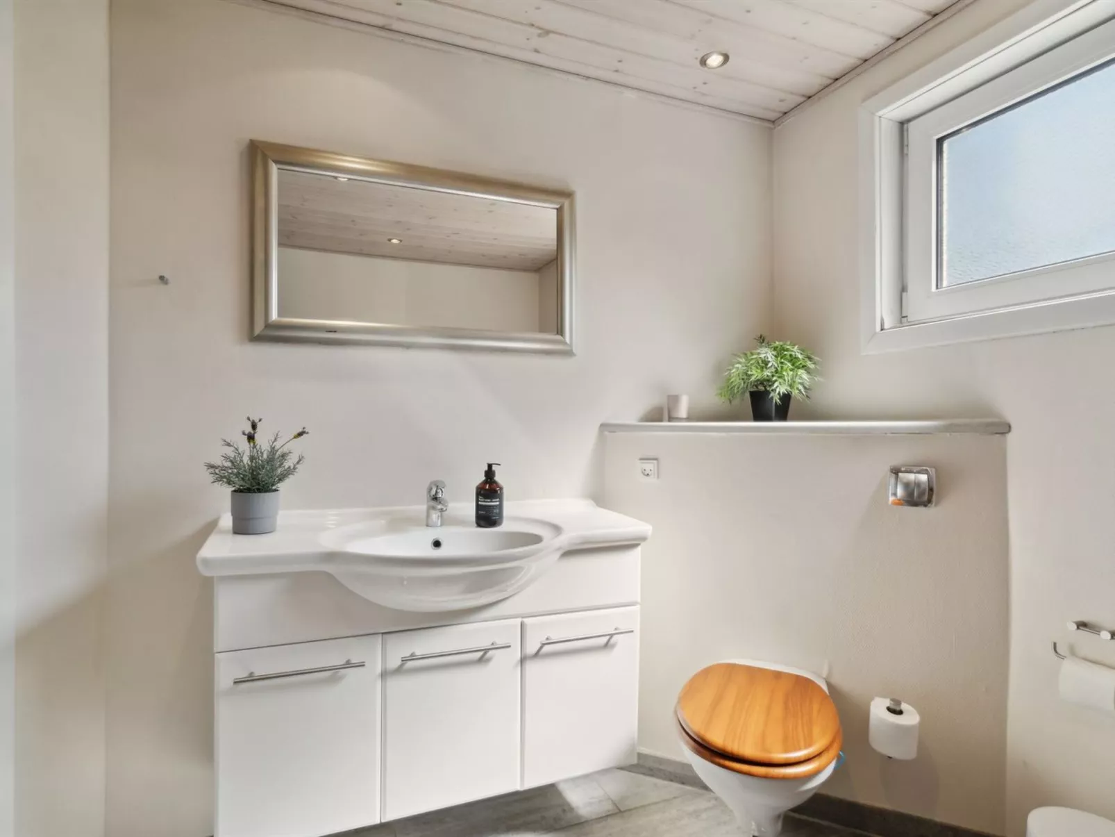 "Aud" - 300m from the sea-Drinnen