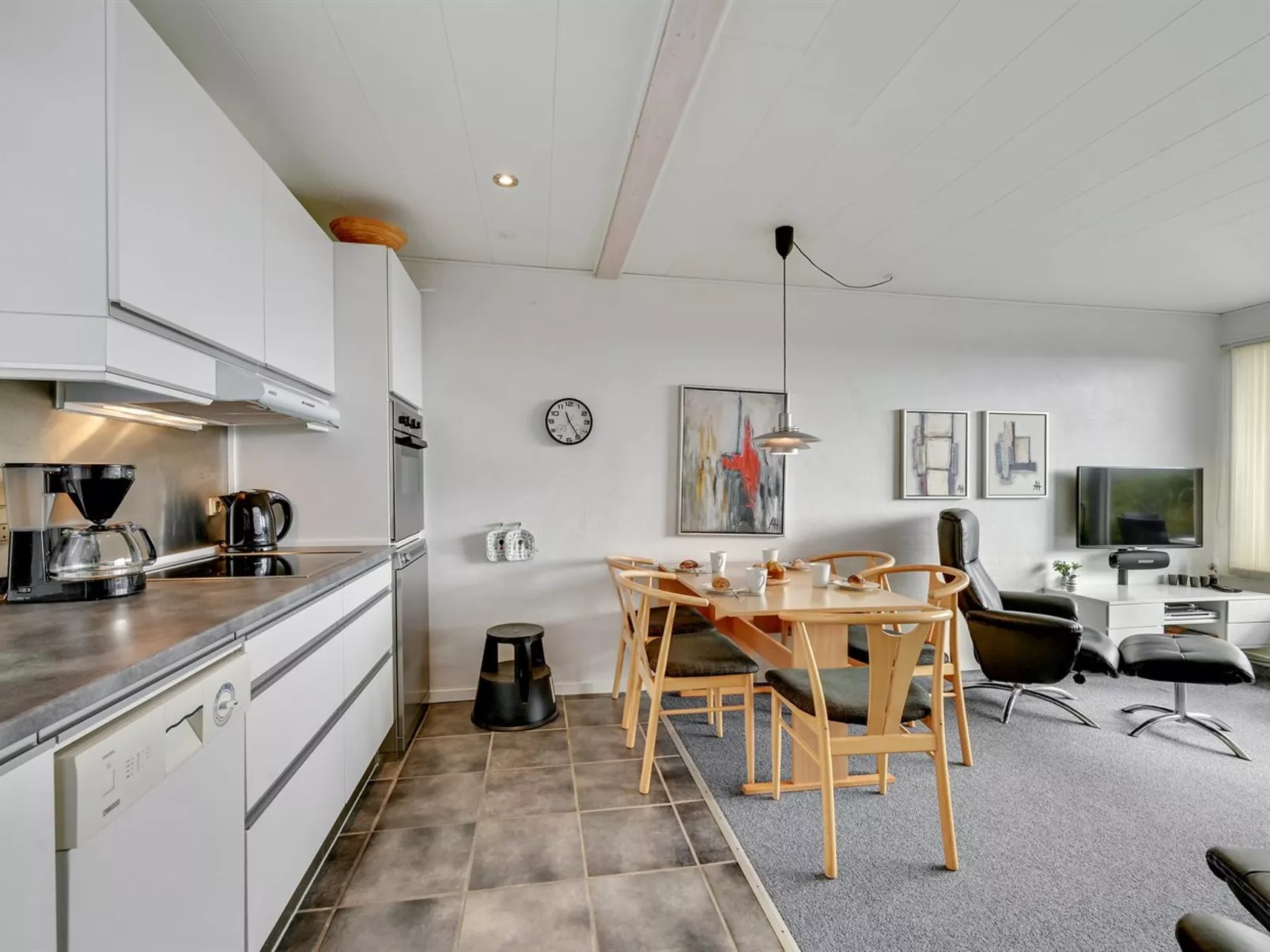 "Elizabeta" - 100m to the fjord-Drinnen