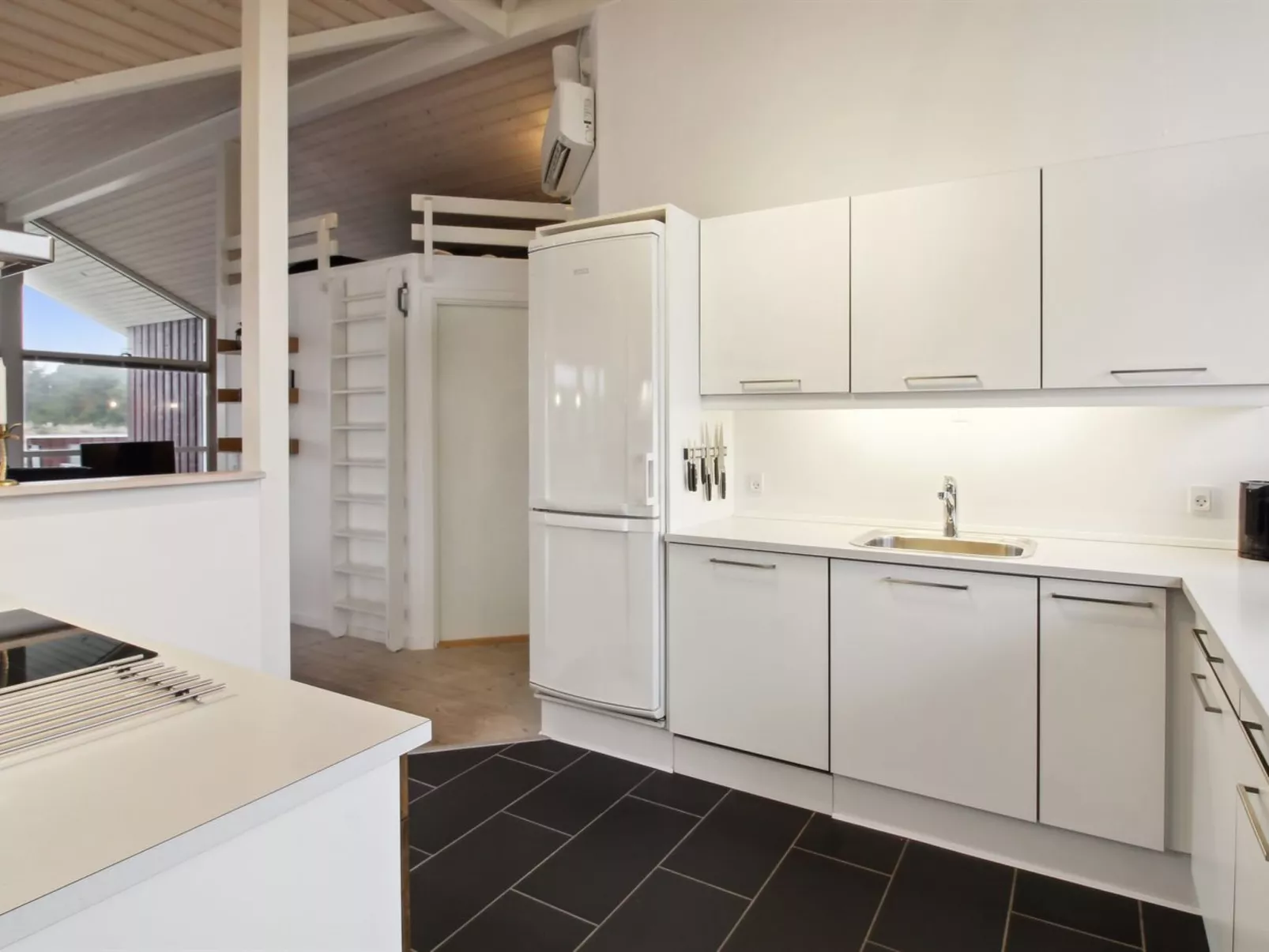 "Tiane" - 800m from the sea-Inside