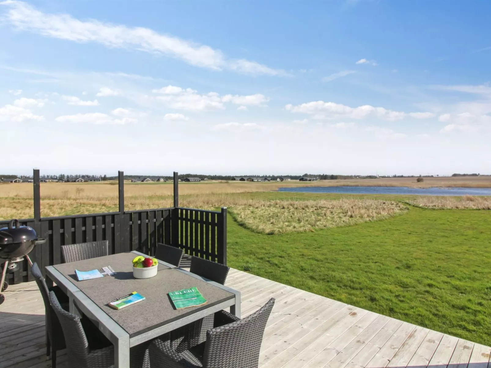 "Mirkka" - 1.5km from the sea-Outside