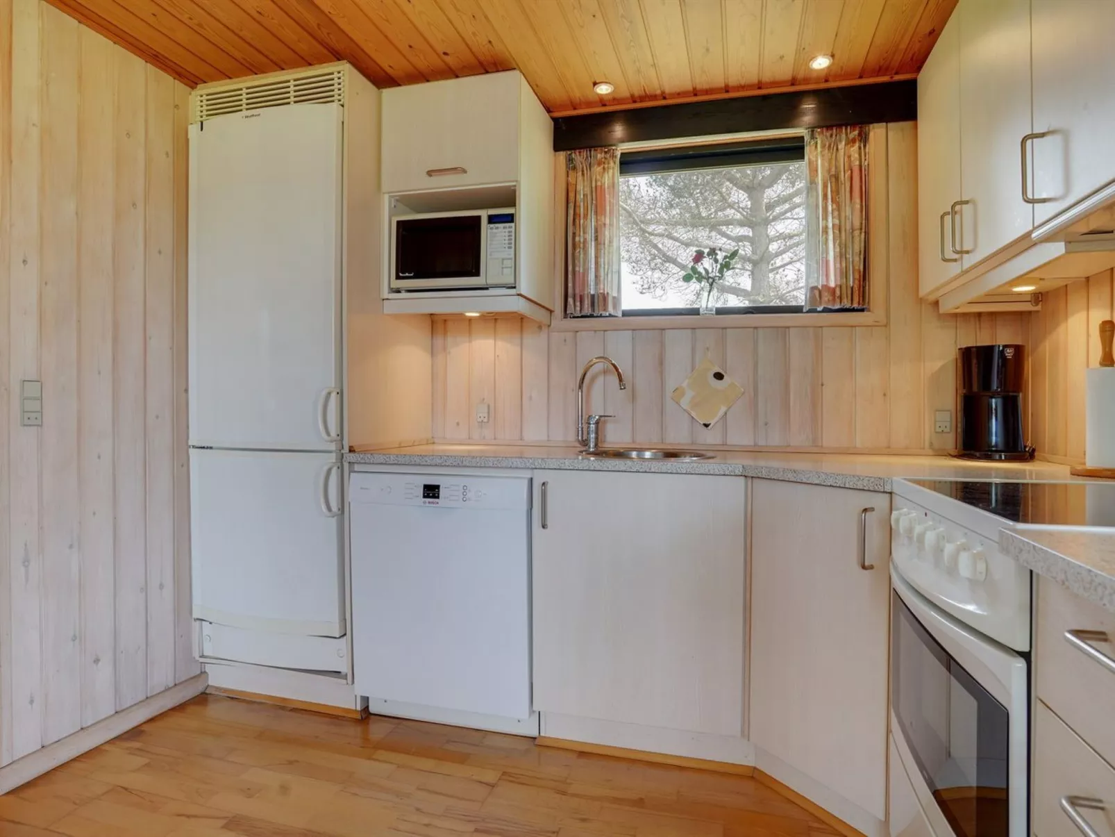 "Veljan" - 400m from the sea-Drinnen