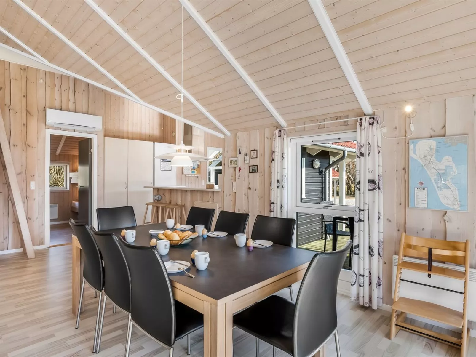 "Germaine" - 1.2km from the sea-Inside