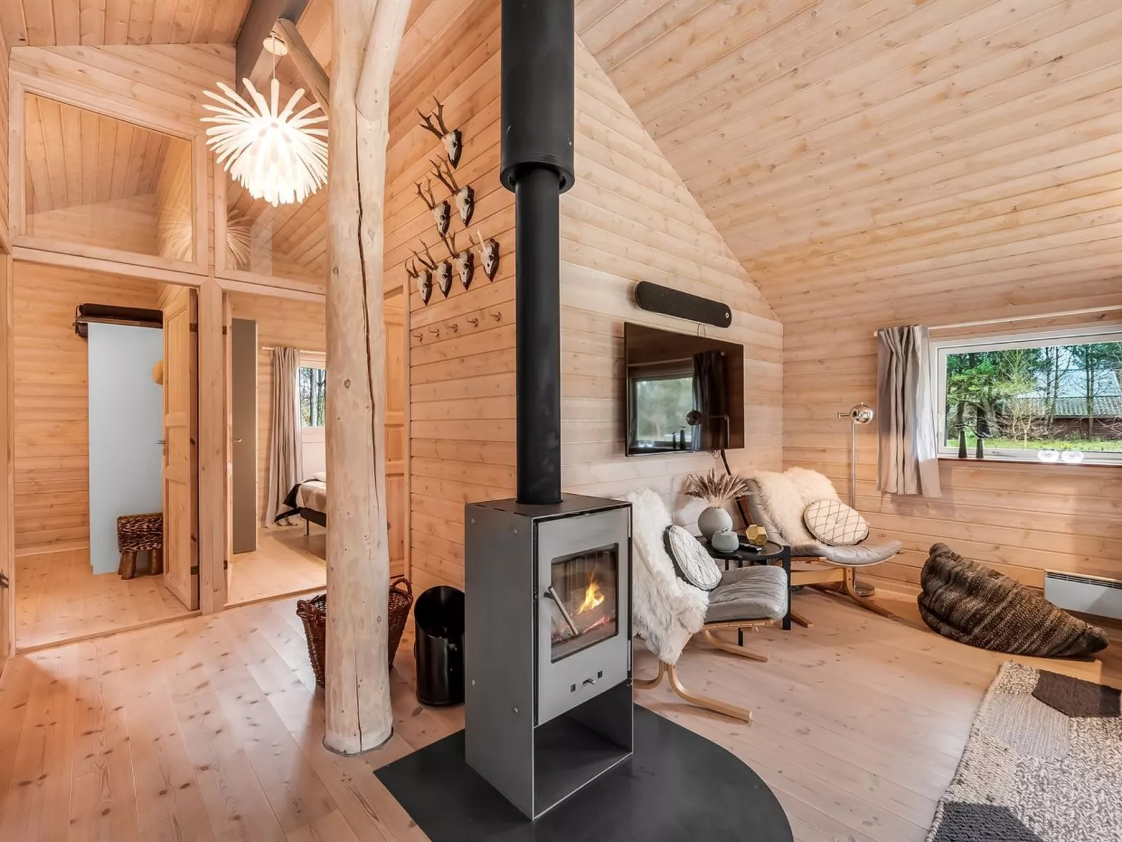 "Aman" - 700m to the fjord-Inside