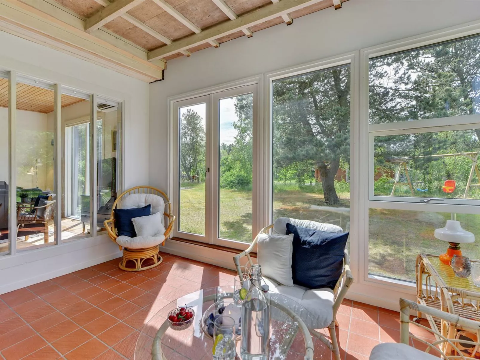 "Sebastian" - 100m to the fjord-Inside