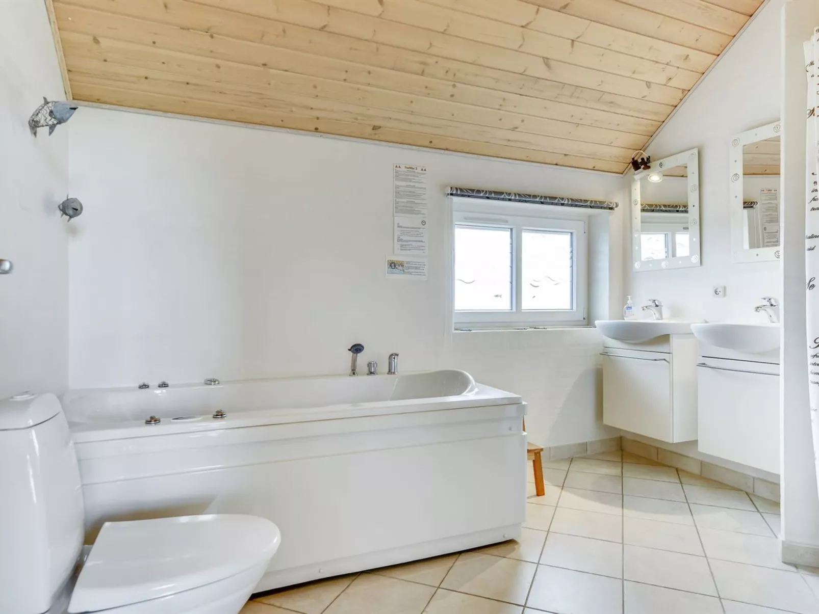 "Sigbritt" - 100m from the sea-Drinnen