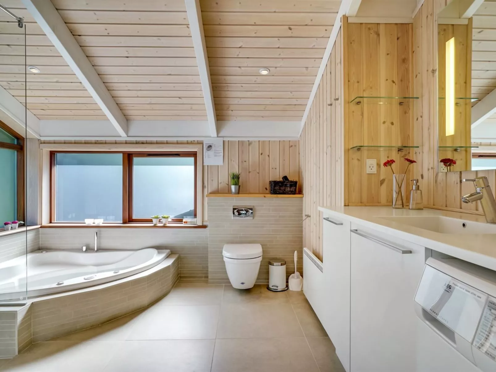 "Kali" - 900m to the fjord-Inside