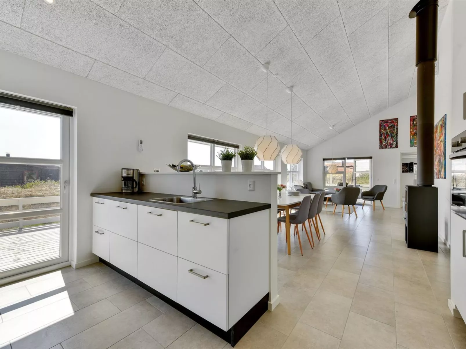 "Karen" - 900m from the sea-Drinnen