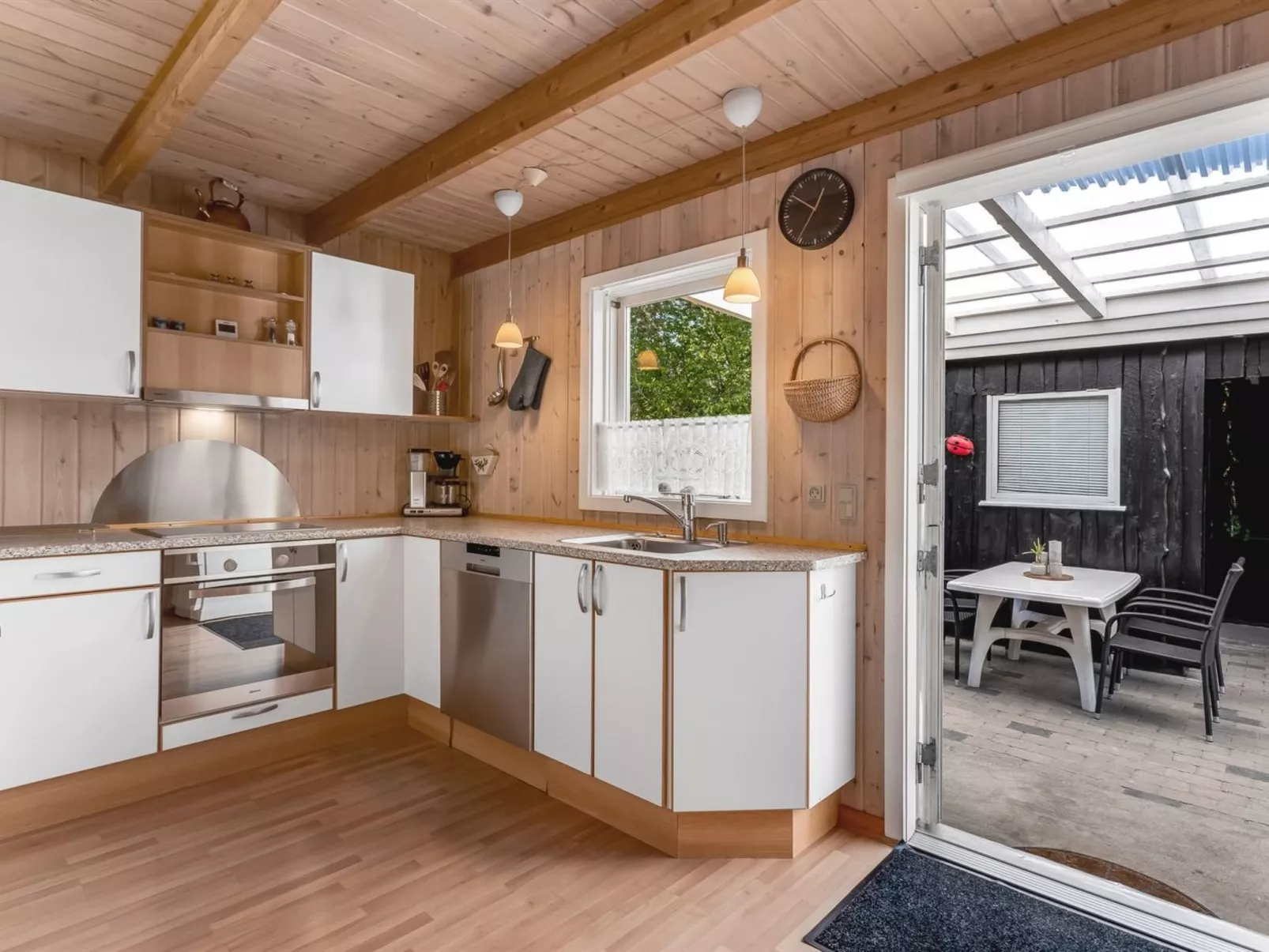 "Rustam" - 600m from the sea-Inside