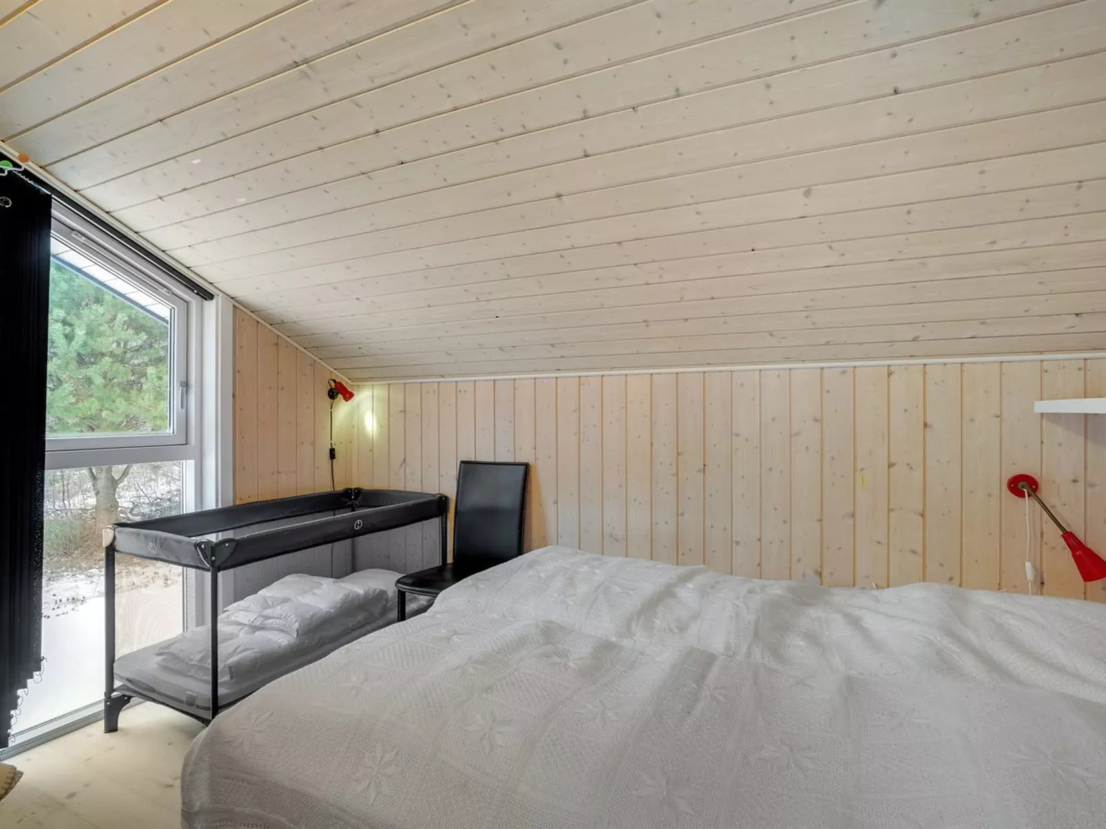 "Aswarth" - 50m to the fjord-Inside