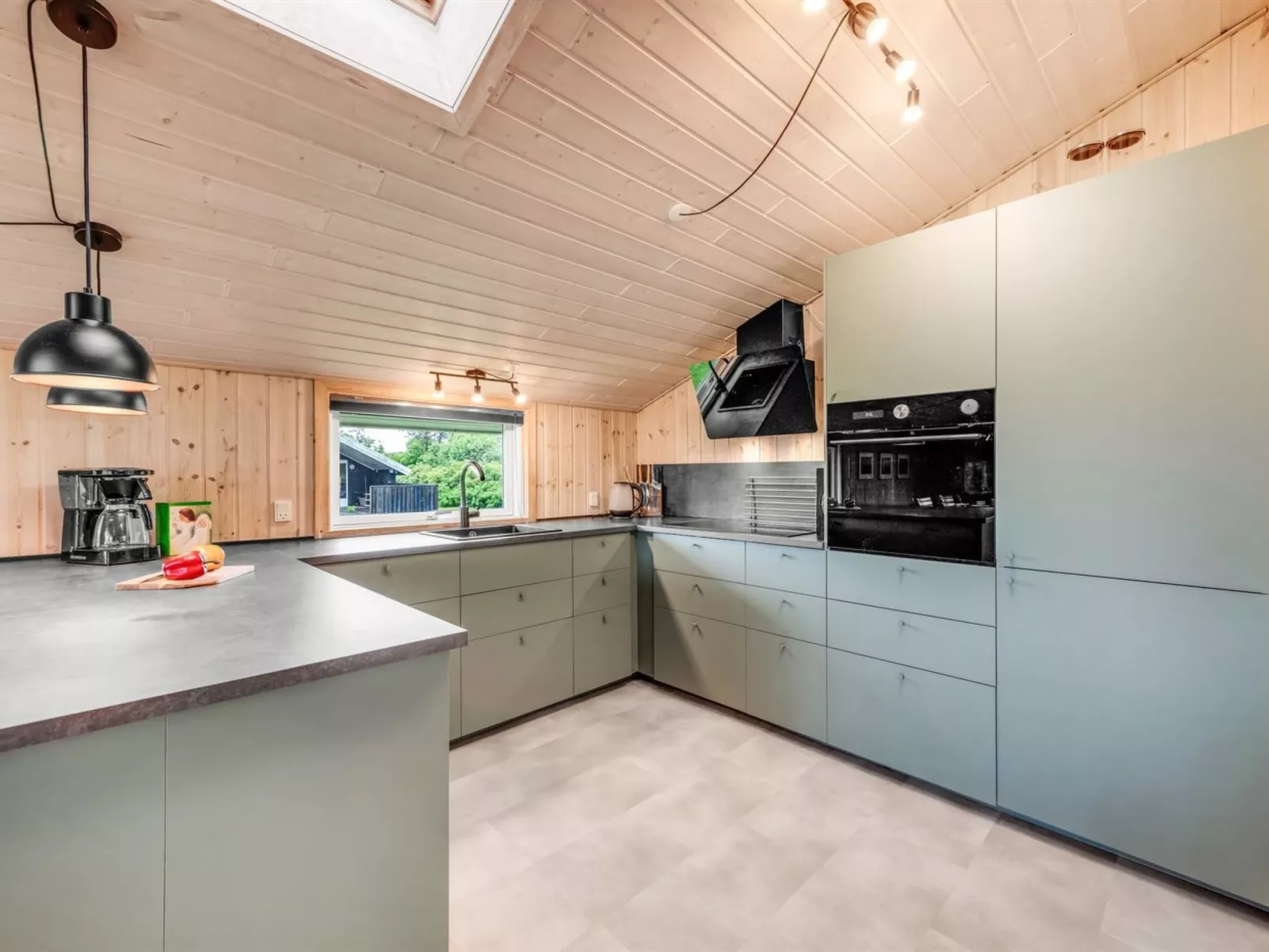 "Everd" - 500m to the fjord-Inside