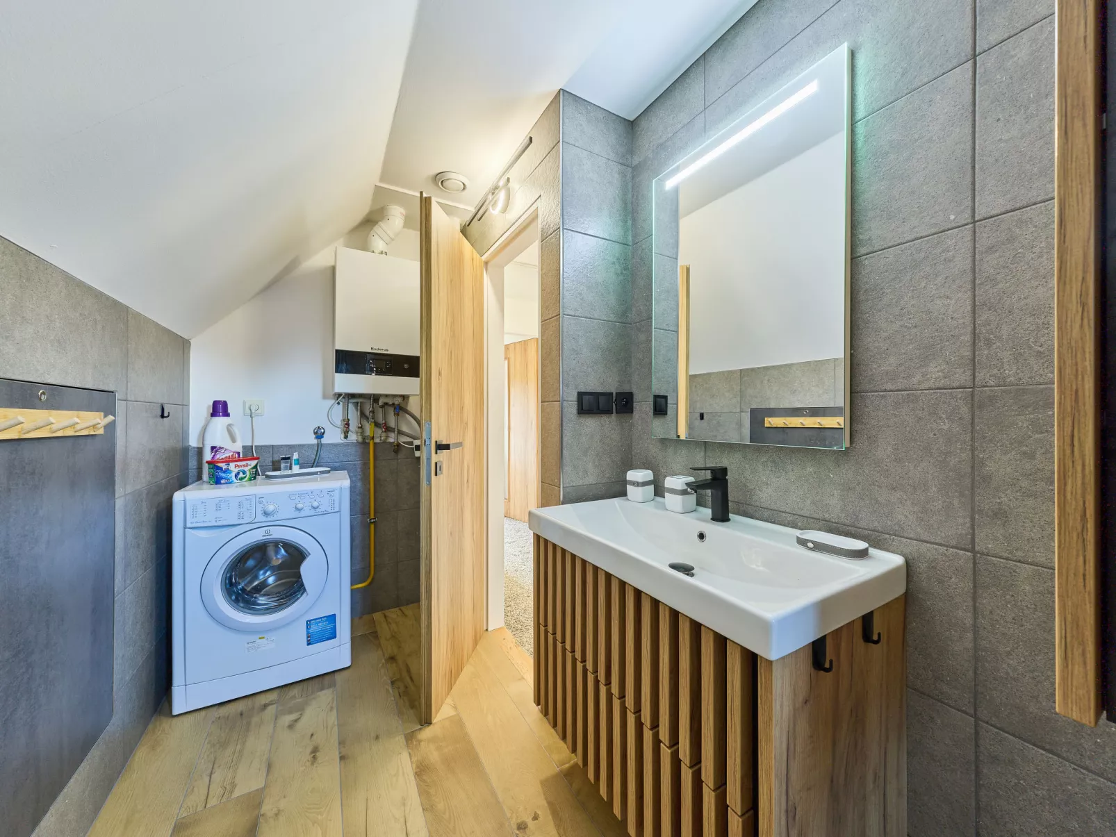 Holiday Hill 58-Dedans