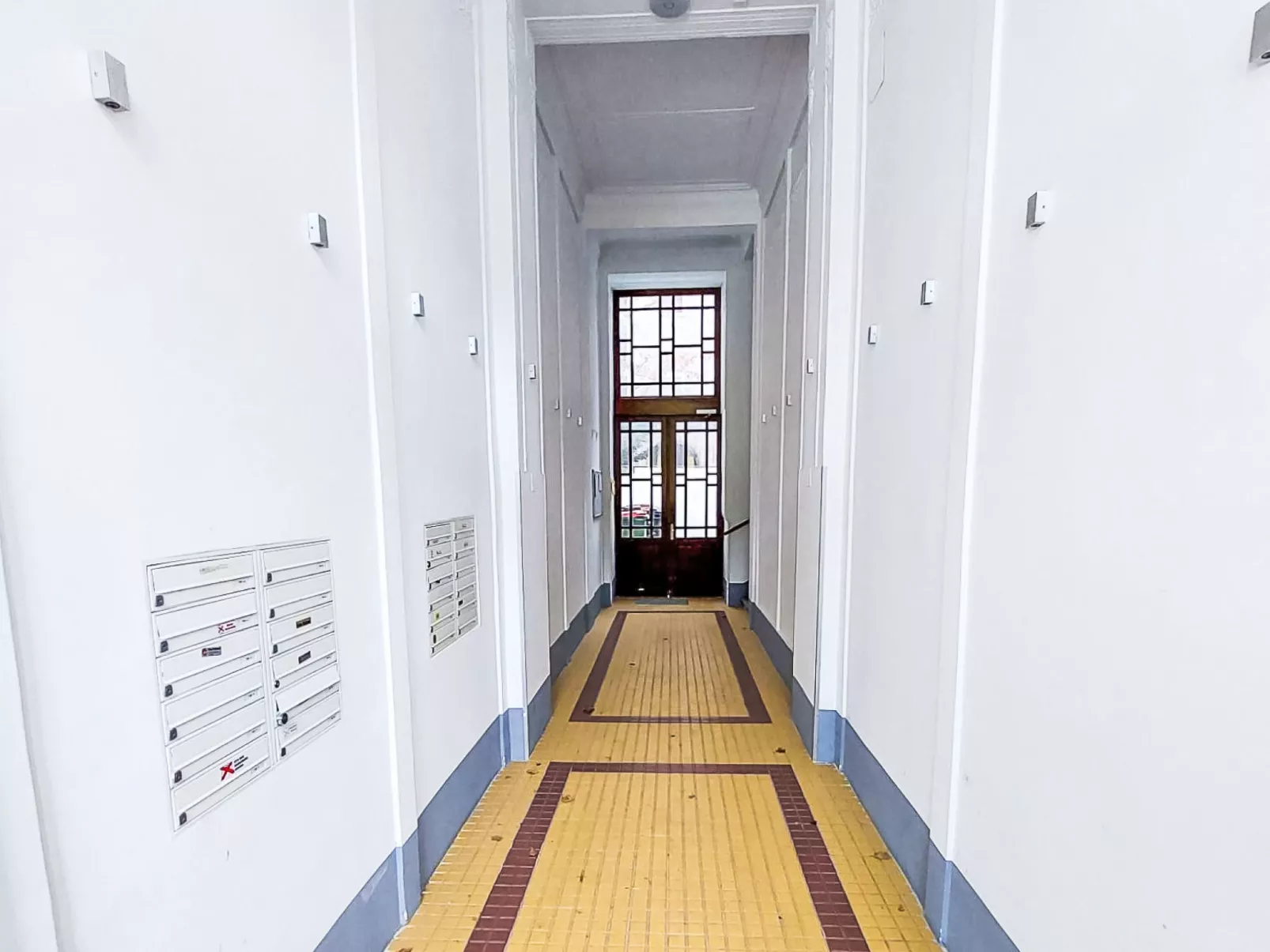 Happy Pasetti-Inside