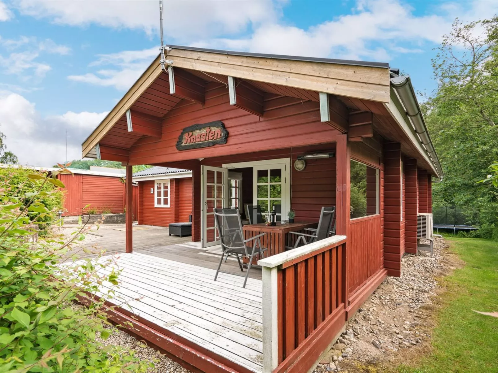 "Ernestine" - 500m to the fjord-Outside