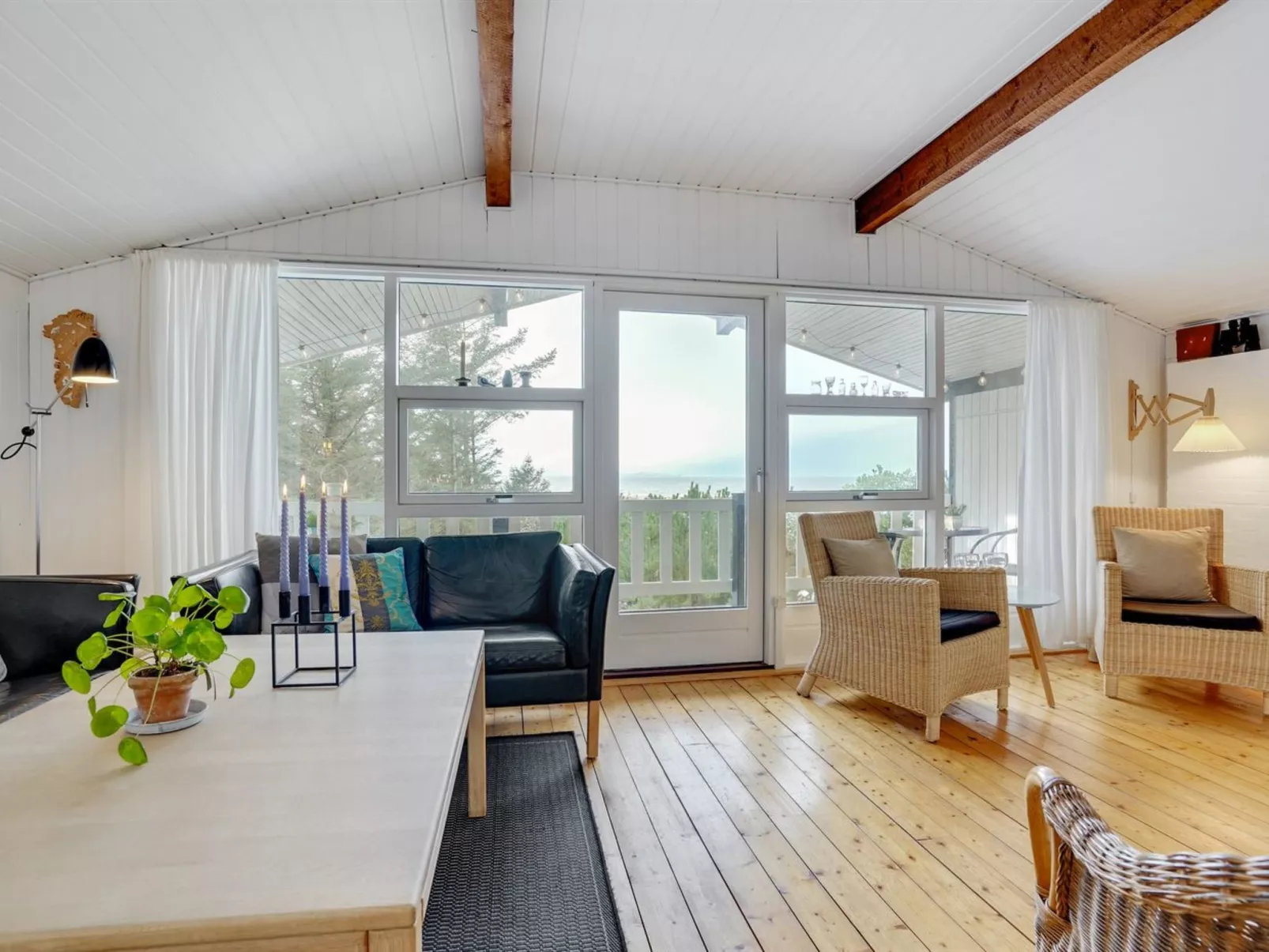 "Freda" - 100m to the fjord-Inside