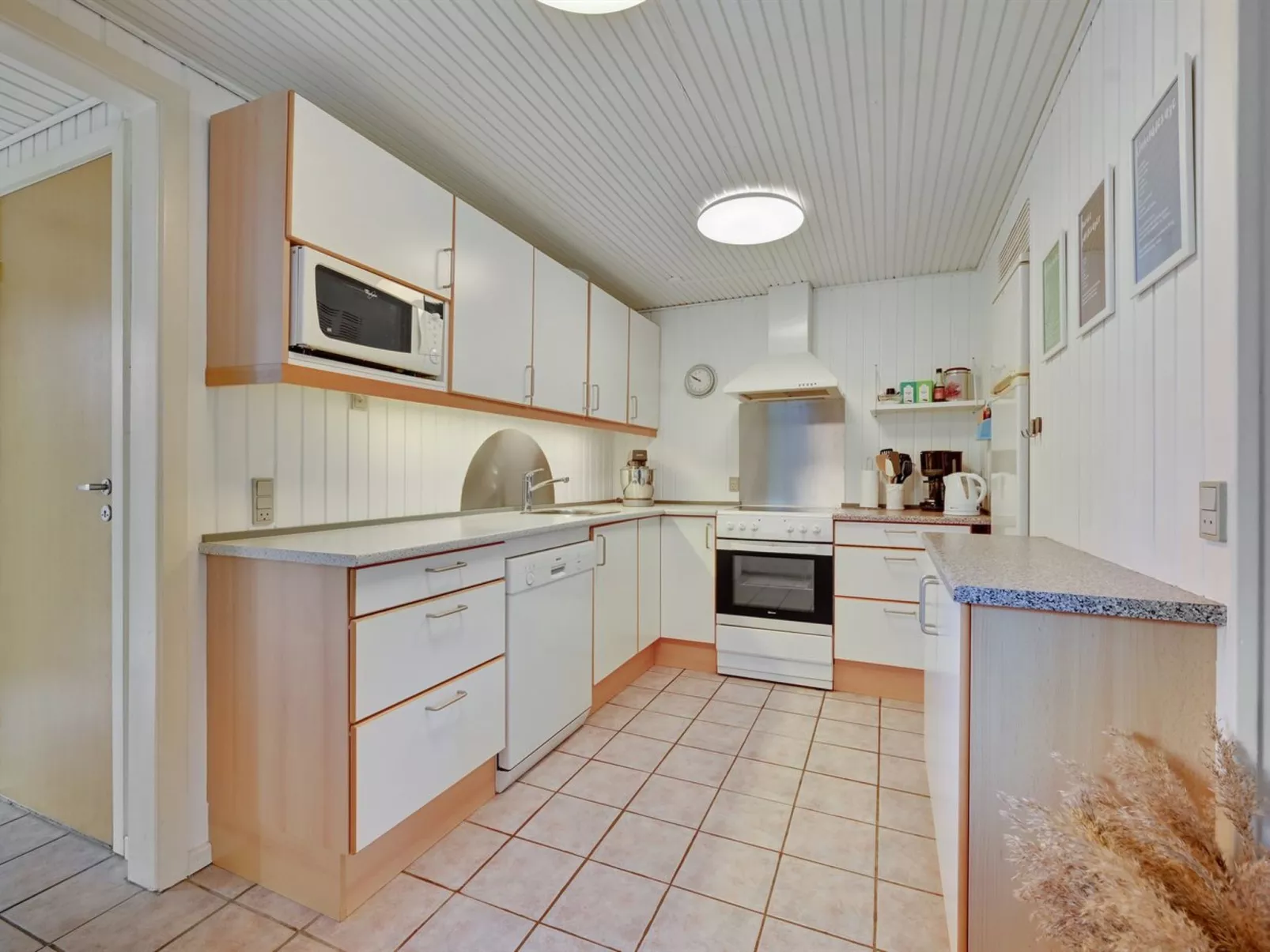 "Alrich" - 500m from the sea-Inside