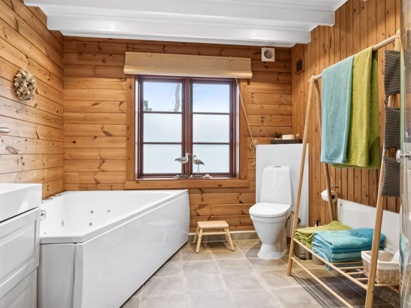 "Ginnie" - 300m from the sea-Inside