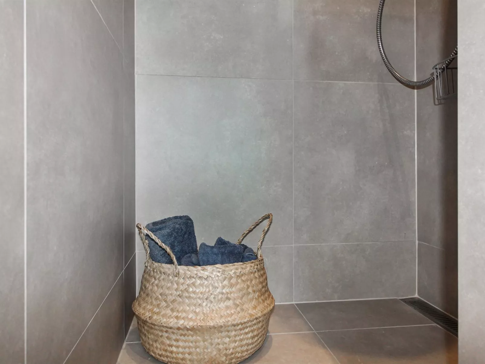 "Awarth" - 500m from the sea-Inside