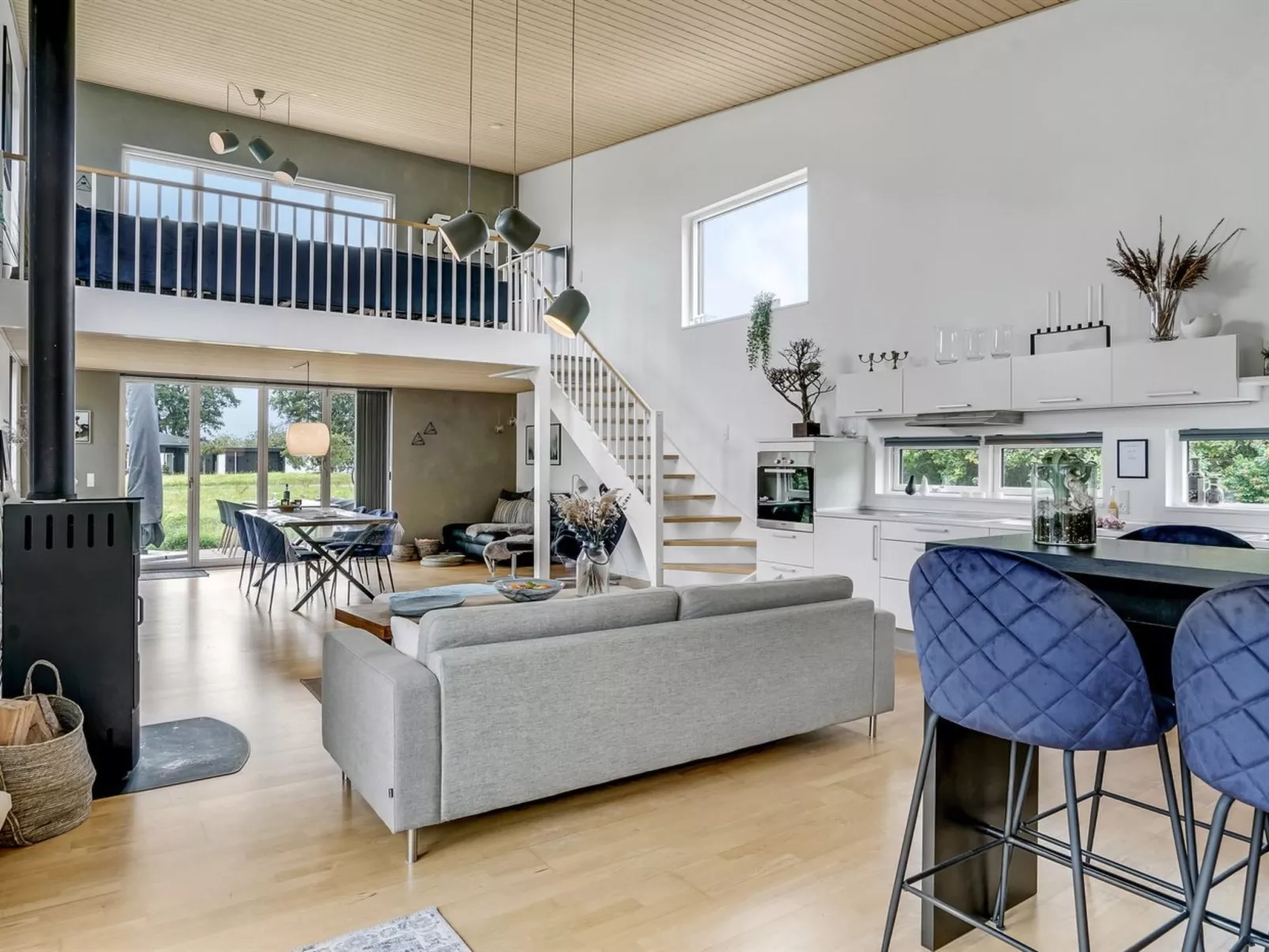 "Anny" - 100m from the sea-Drinnen