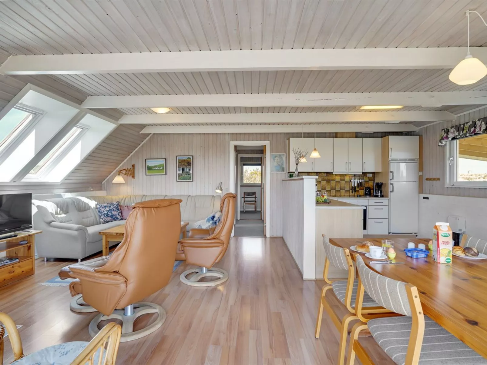 "Alleta" - 600m from the sea-Inside