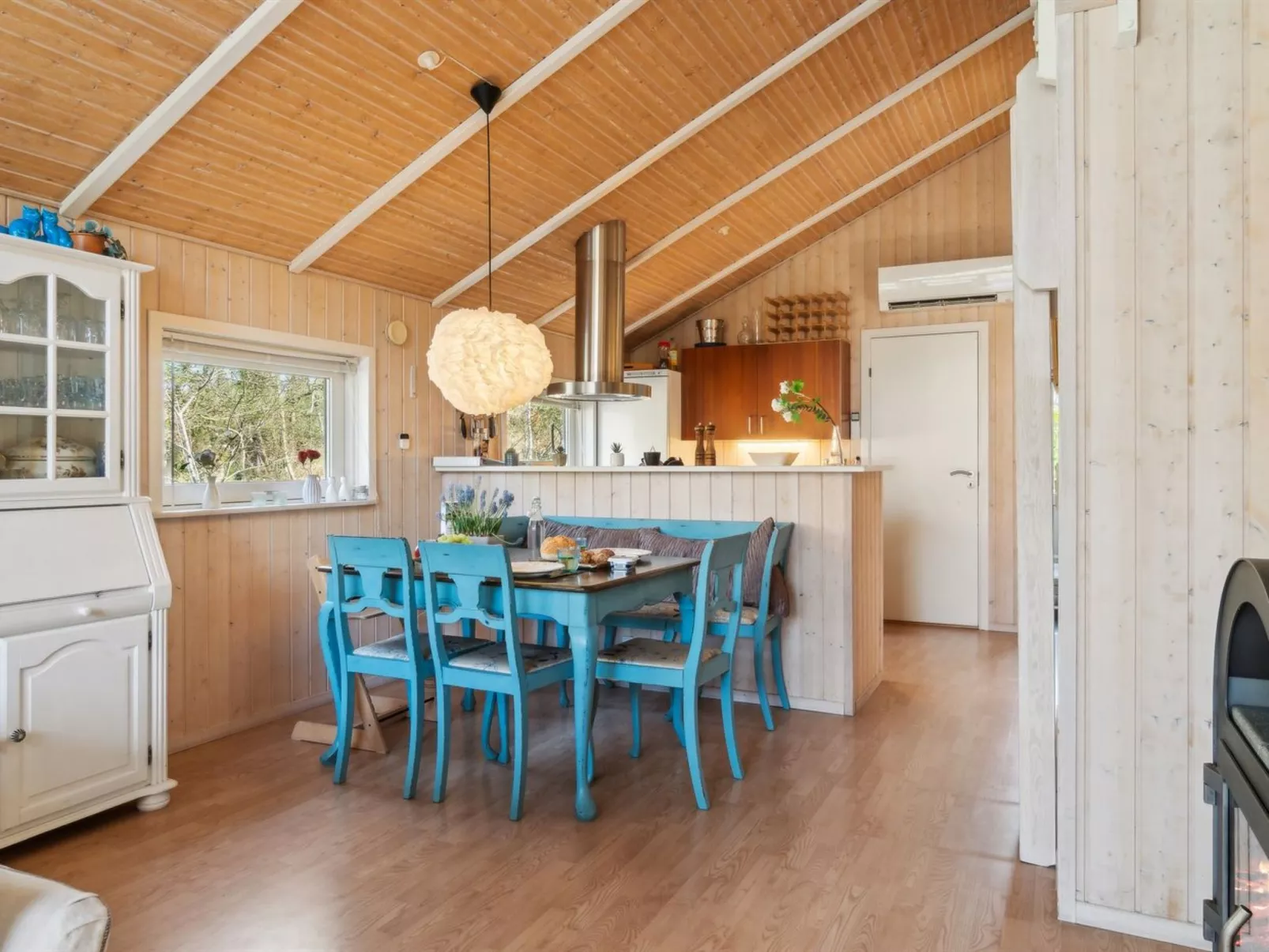 "Amola" - 1.6km from the sea-Inside