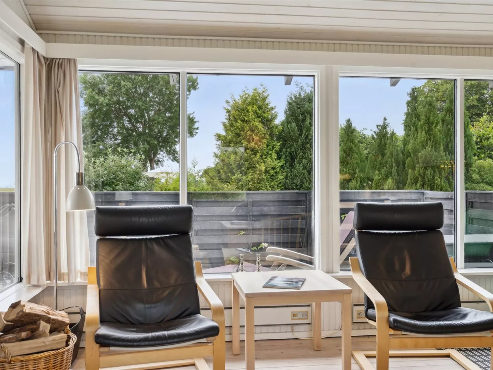 "Bridgette" - 100m from the sea-Inside