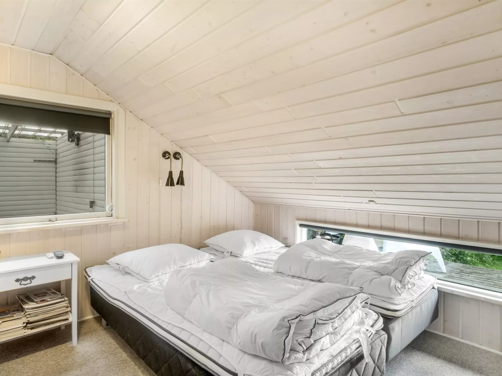 "Aksinja" - 250m to the fjord-Inside