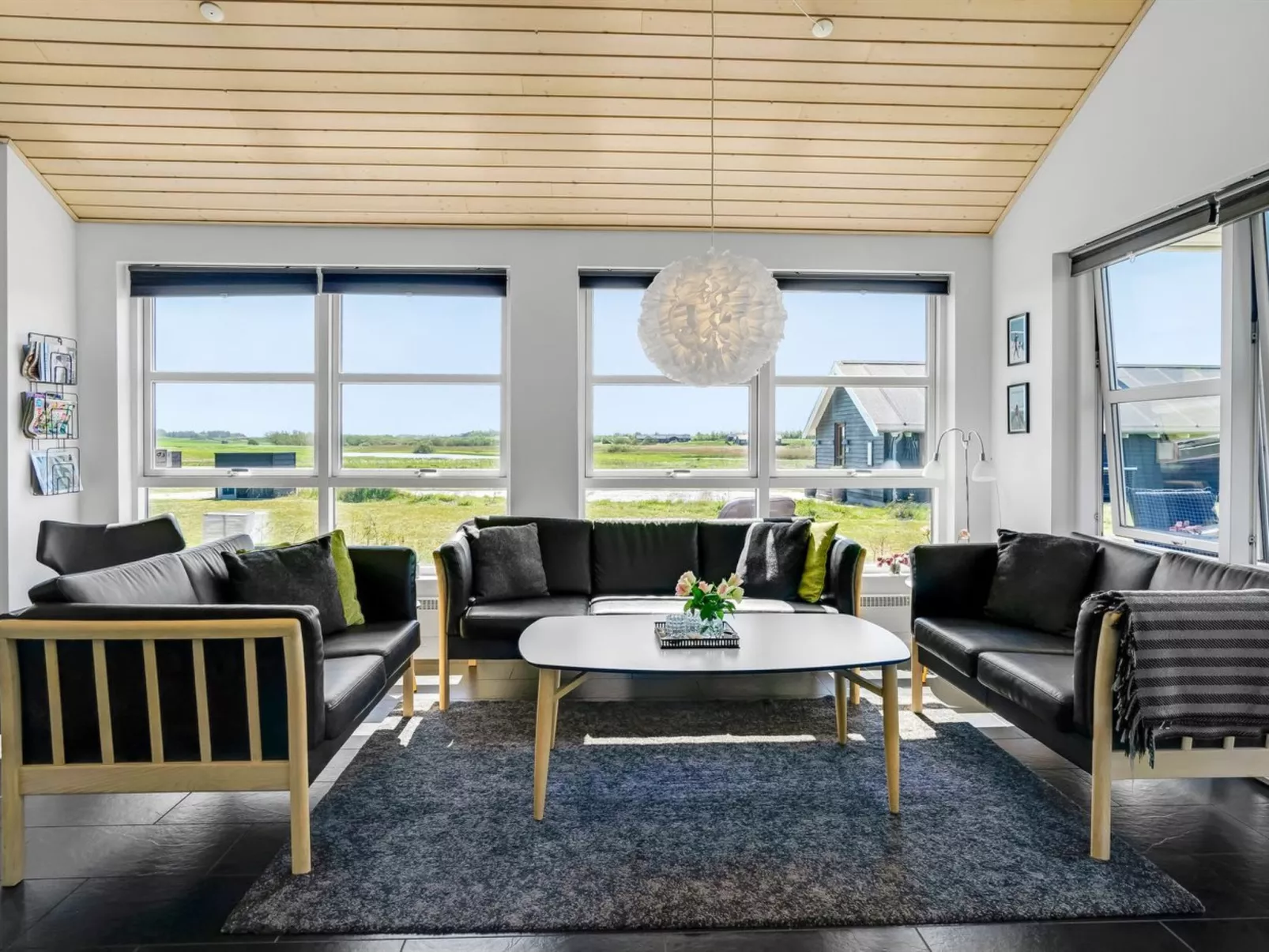 "Sinica" - 1.4km from the sea-Drinnen