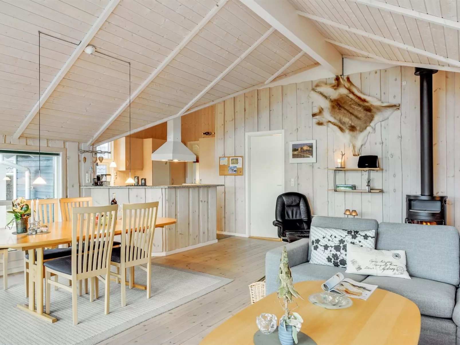 "Thyrger" - 550m from the sea-Inside