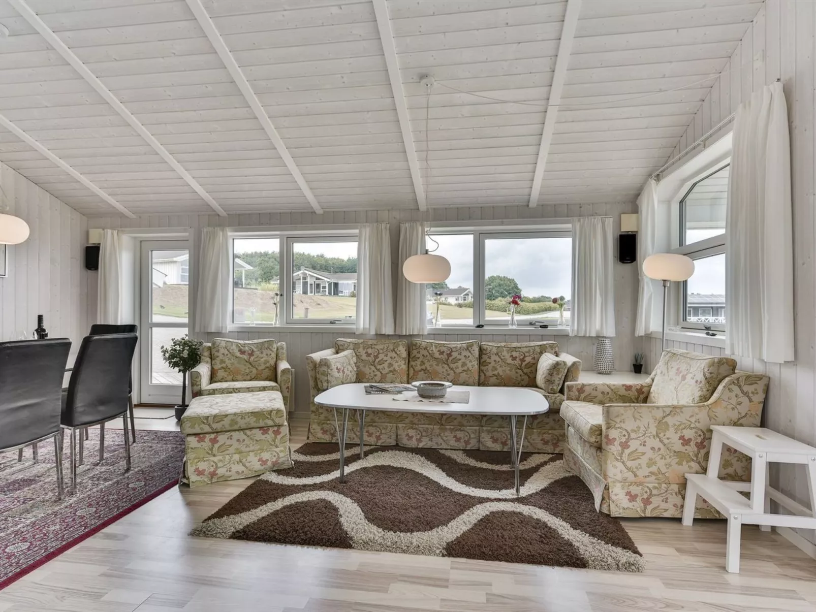 "Sisko" - 600m from the sea-Inside