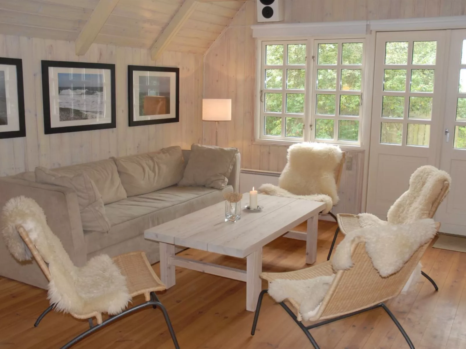 "Kalv" - 75m from the sea-Inside