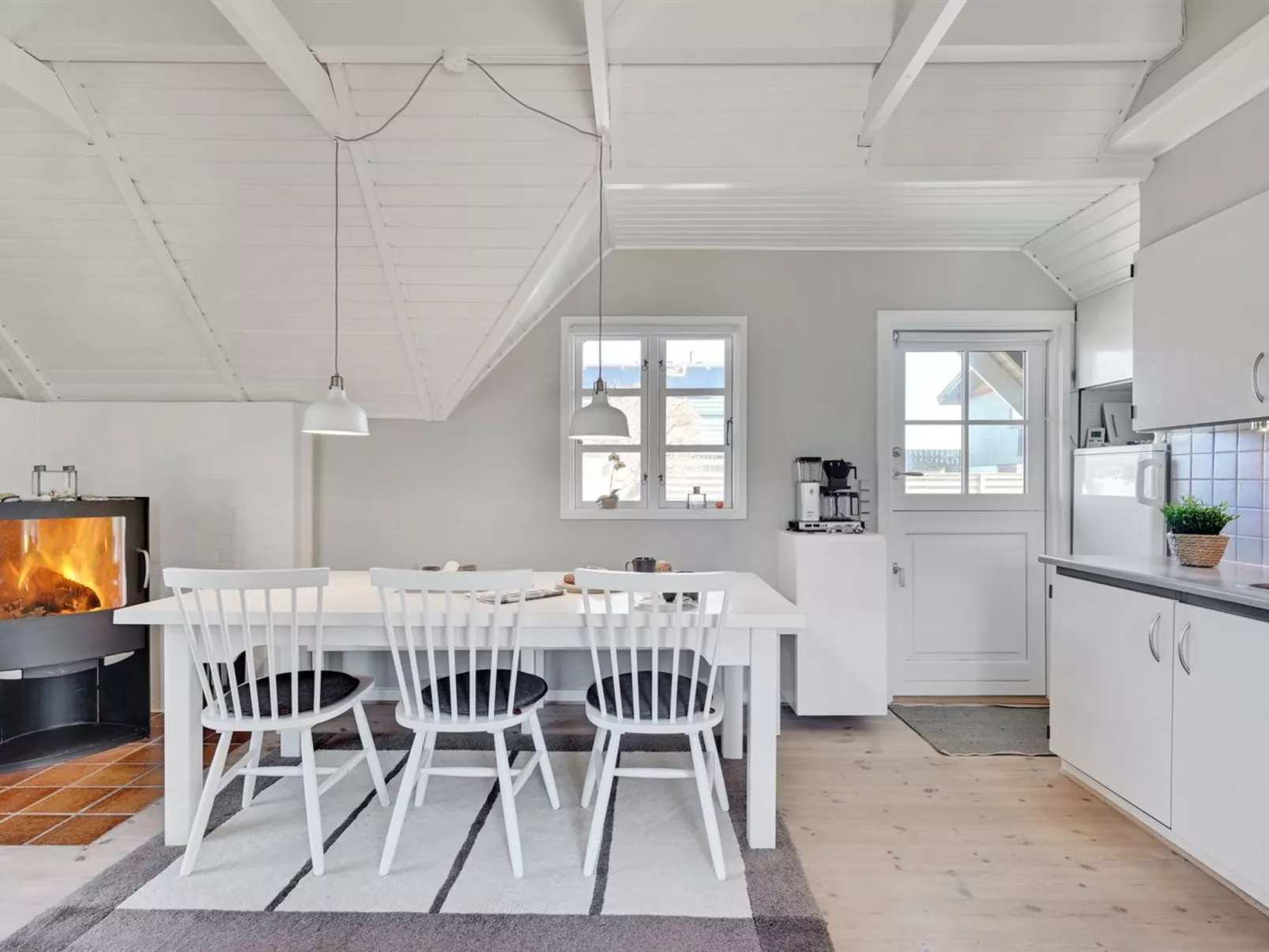 "Ulv" - 25m from the sea-Dedans